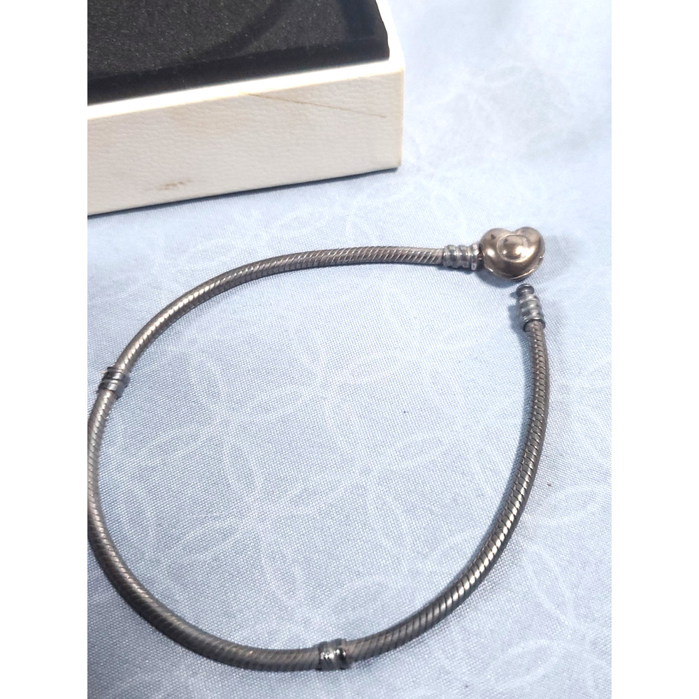 Authentic PANDORA Moments Heart Clasp Snake Chain Charm Bracelet W/ Box - Picture 3 of 16